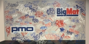 Réalisation de peinture graphique décorative dans une salle d’attente à Suarlée