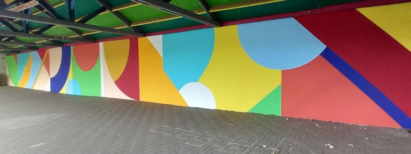 Fresque murale extérieure pour une école en Wallonie