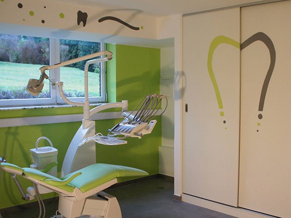 Chantier de peinture intérieure dans un cabinet dentaire à Mettet